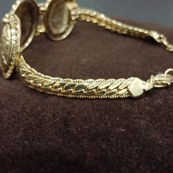 *2/10*Grecian Style Bracelet - Picture 3 of 4